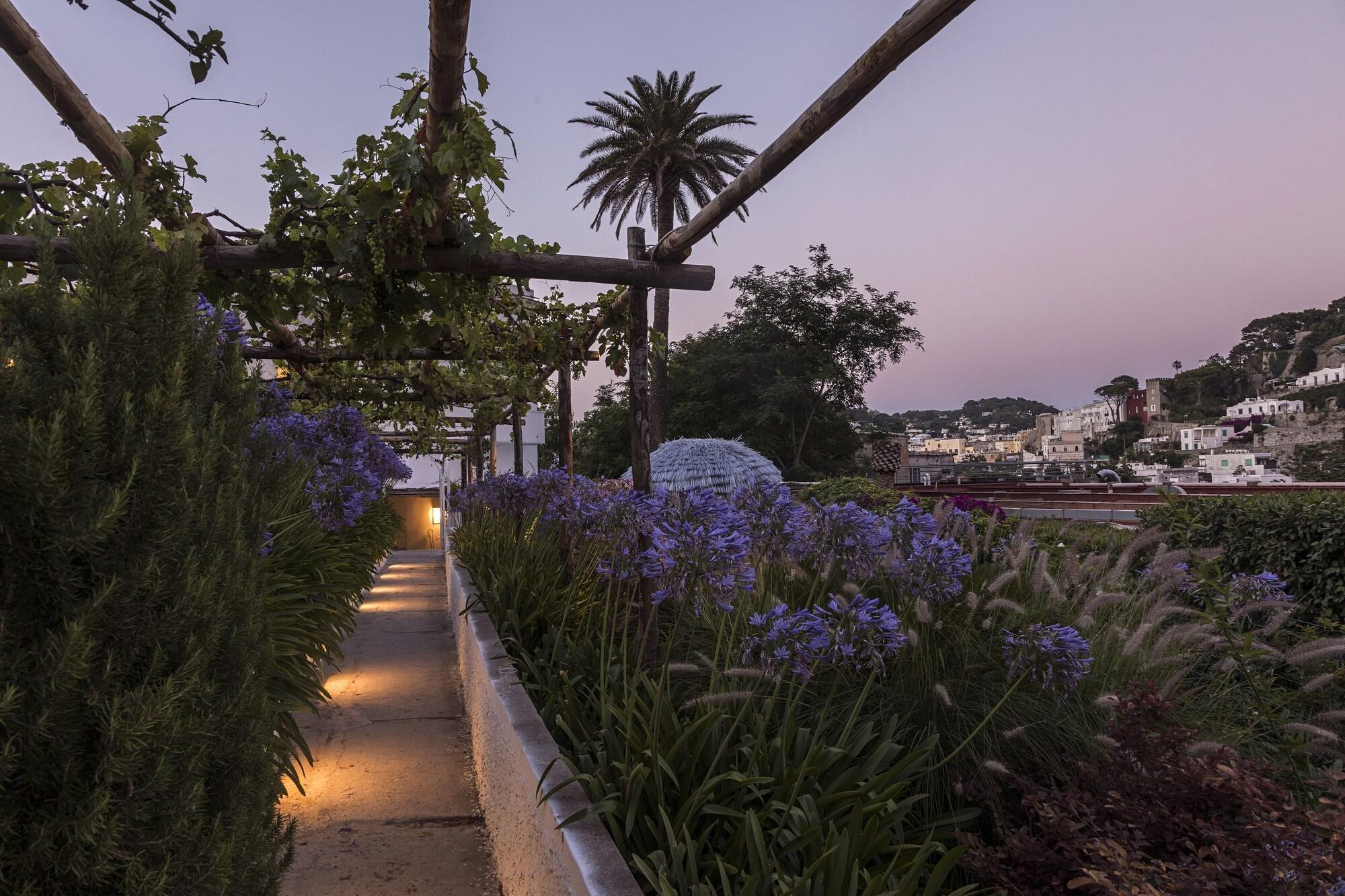 Villa La Pergola Capri Exterior photo